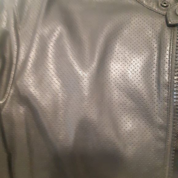 Leather jacket - Picture 3 of 3